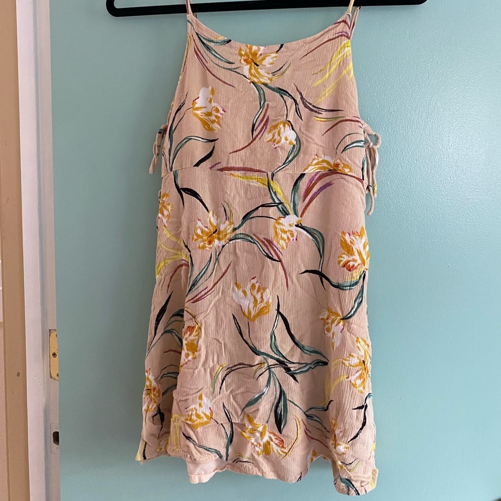 O’NEILL dress for SALE 🌟